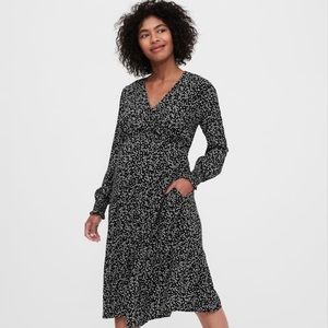 GAP maternity dress. Size small.